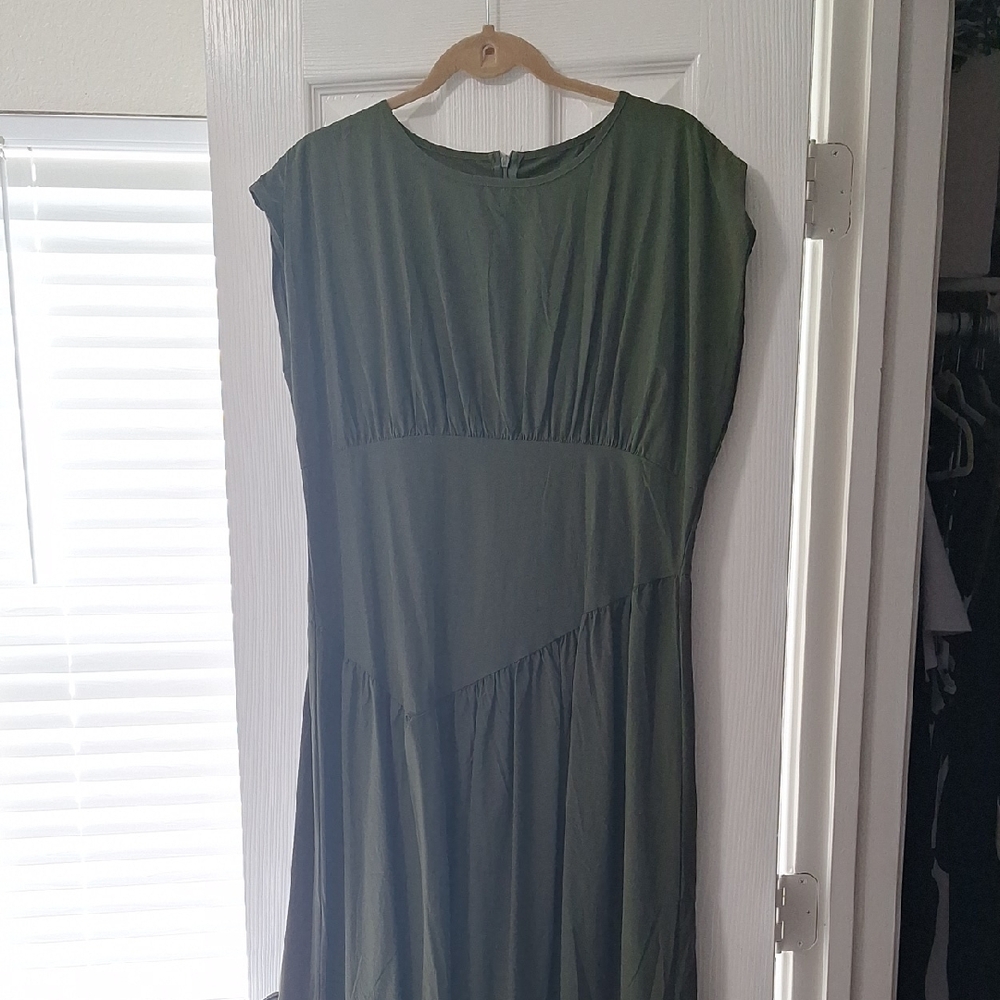 Elegant Green Women's Dress